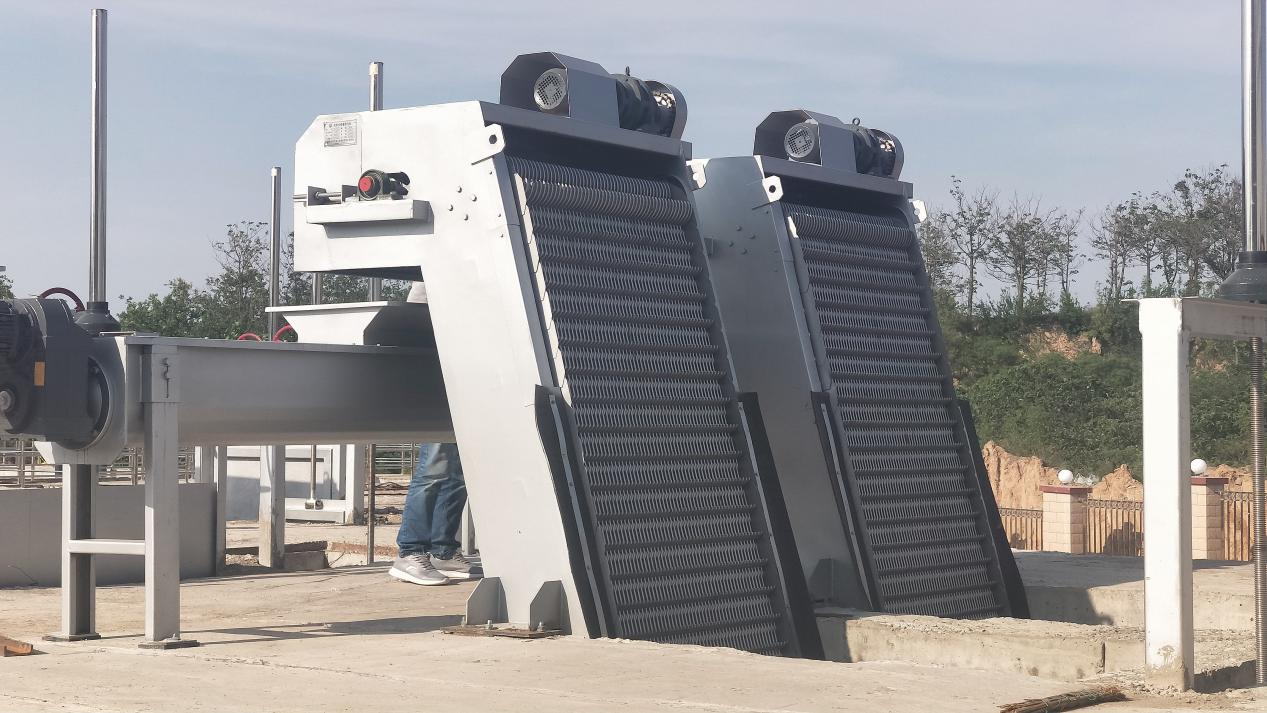 回轉(zhuǎn)式機(jī)械格柵怎么選型?